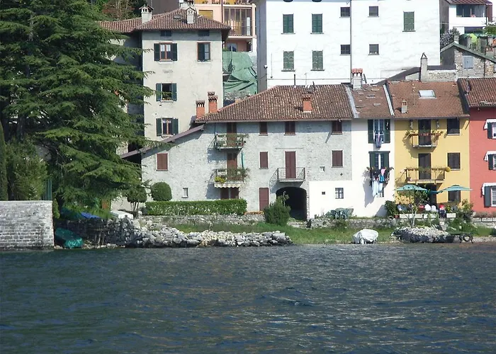 Lierna Beach Apartments